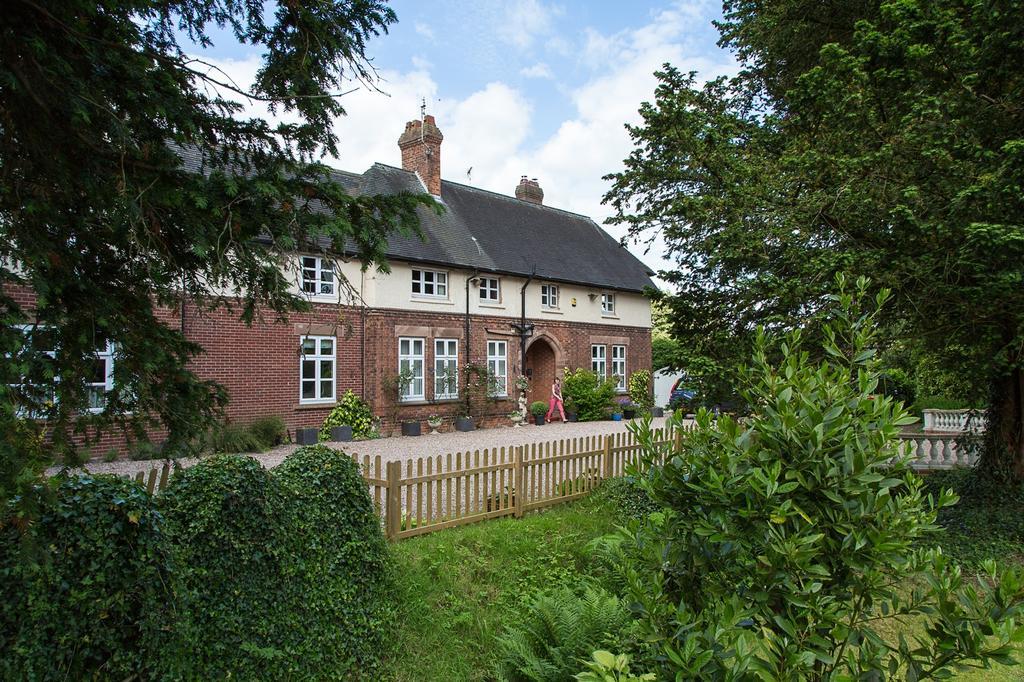 Heywood Hall Denstone ภายนอก รูปภาพ