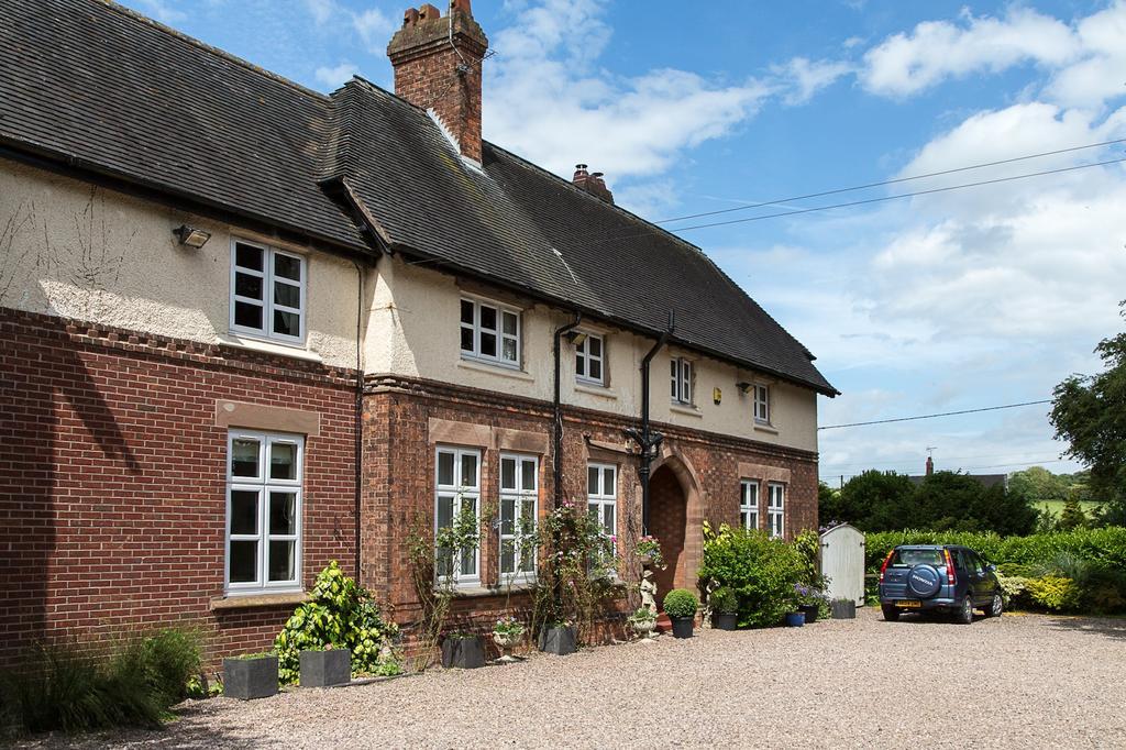 Heywood Hall Denstone ภายนอก รูปภาพ